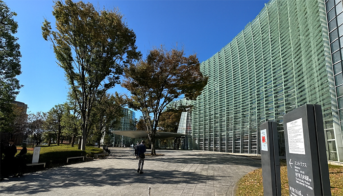 国立新美術館
