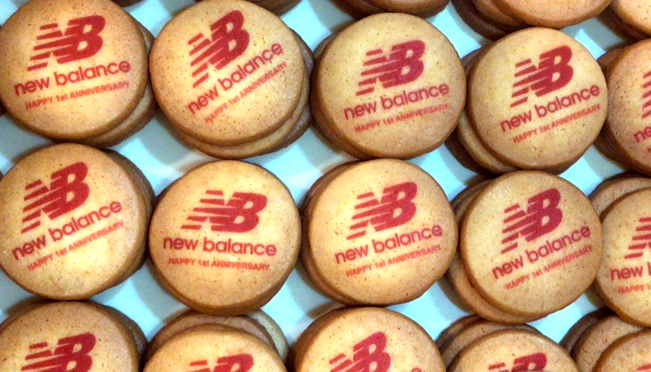 NEW BALANCE｜クッキープリント・プチギフト｜オーダーメイド・特注スイーツ制作事例