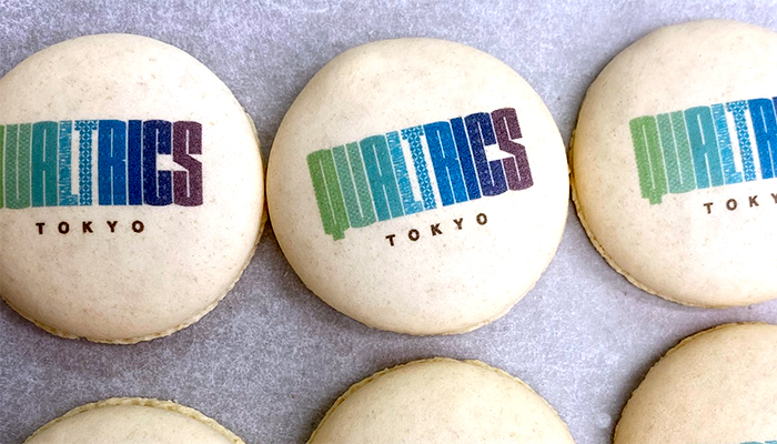 QUALTRICS｜マカロン・プチギフト｜オーダーメイド・特注スイーツ制作事例