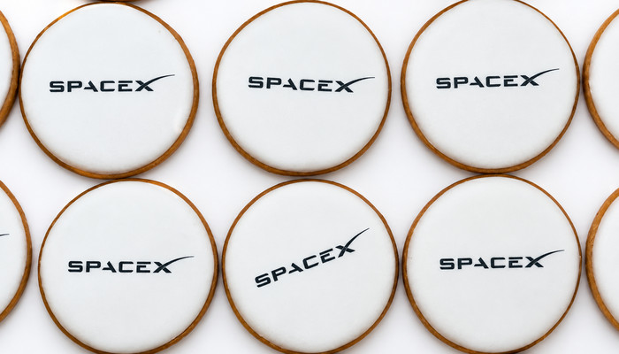 SpaceX ロゴ入りアイシングクッキーとギフトラッピング